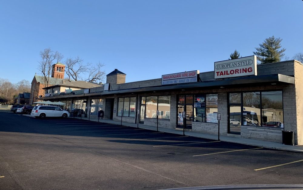 Sharon Square: 5588 - 5590 N. High St., Worthington, OH 43085